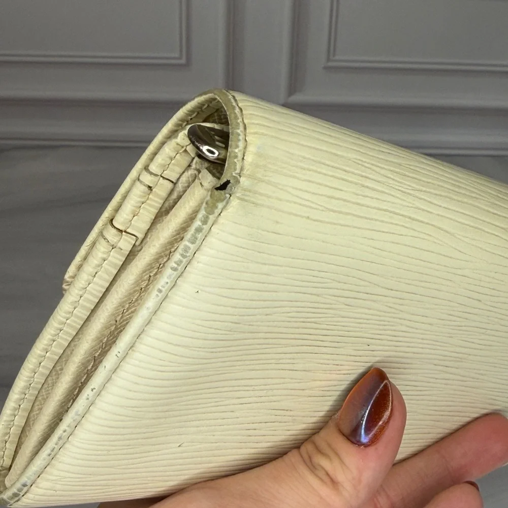 Louis Vuitton Epi Leather Sarah Wallet – Ivory / Cream | Vintage - Picture 8 of 16